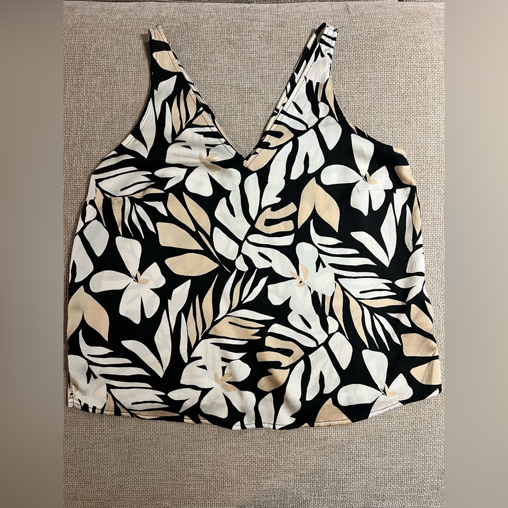 Old Navy Black and Cream Floral Camisole size Medium